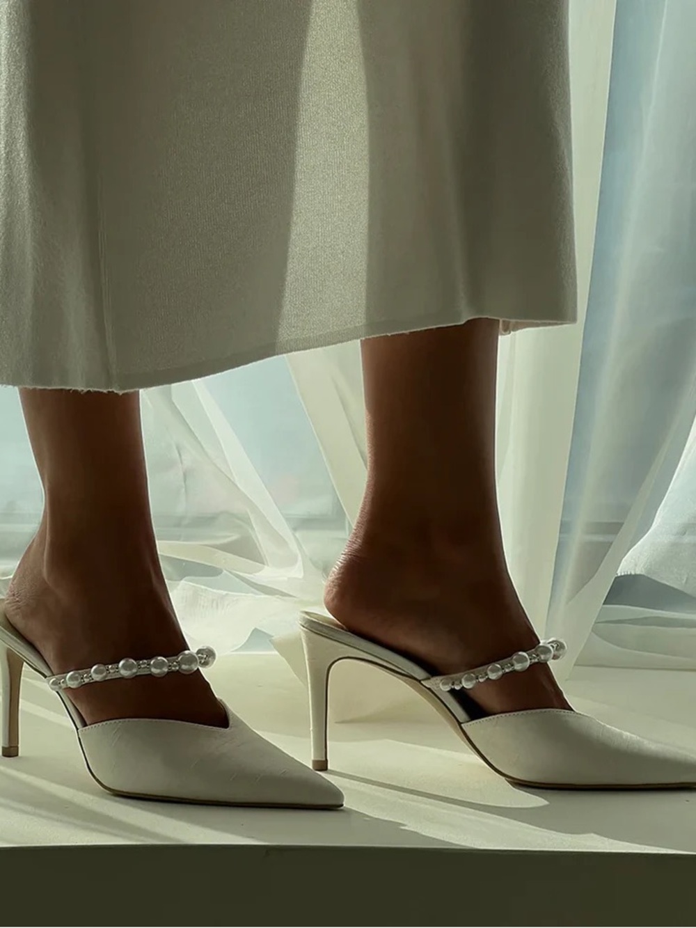 NWOT Dolce Vita Cream Pearl-Accent Pointed Toe Mesh Bridal Heels - Picture 6 of 7